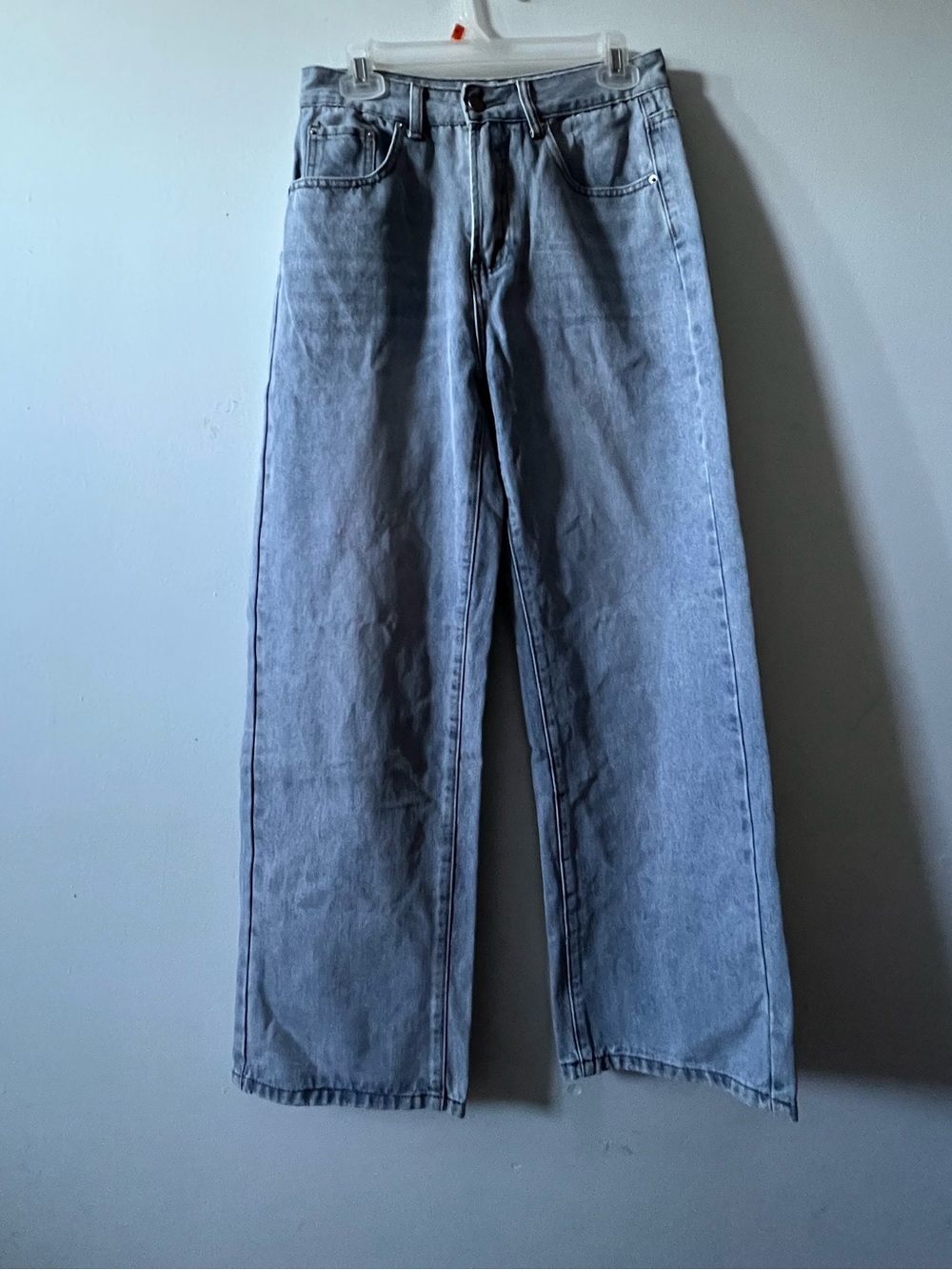 Light medium blue relaxed denim jeans